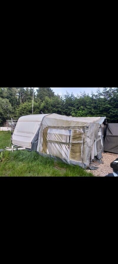 Caravan fixed bed twin axle