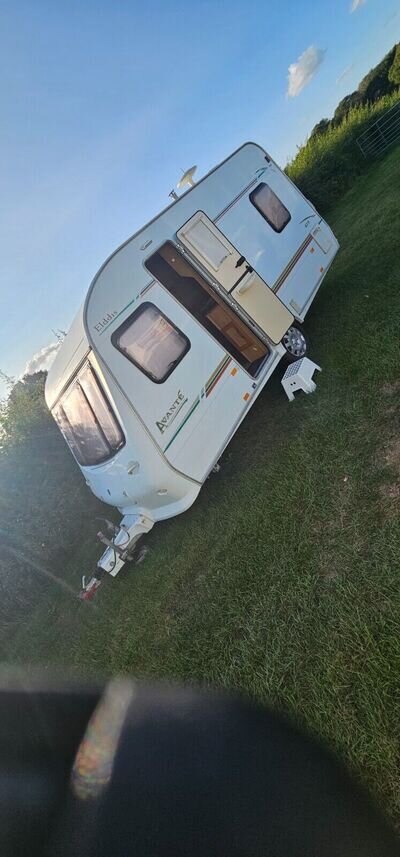 Caravans 5 berth Elddis Avante 475