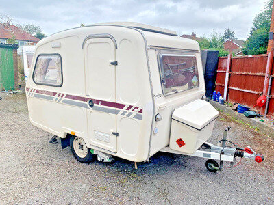 FREEDOM LIGHTWEIGHT CARAVAN POP TOP ONLY 470 KGS FITTED WITH MOTORMOVER