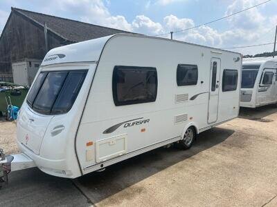 2011 Lunar Quasar 525 5 berth end double bed