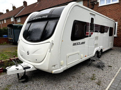 6 berth twin axle caravan fixed bed