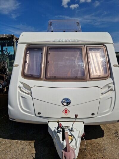 Swift Conqueror 650 Lux caravan