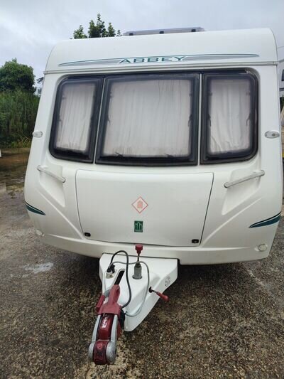 BAILEY AVENTURA 319 2005 Touring Caravan: 4 BERTH/ FIXED BED