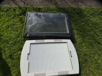 Caravan Tilt + slide, Remis rooflight with interior blind+net 900 x 600mm,vgc