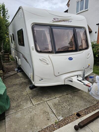 2 Berth/Large Bathroom - Bailey Senator Vermont Series 5 (2005) Caravan