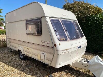 2 Berth caravan Lunar 380 LE refurbished in good condition