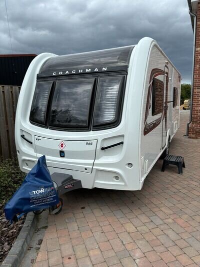 2017 COACHMAN 565 VIP 4 BIRTH REAR BATHROOM