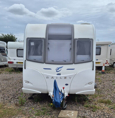 BAILEY PEGASUS BRINDI 2016 4 BERTH FIXED BED CARAVAN 2024 SERVICE CHEAPEST IN UK