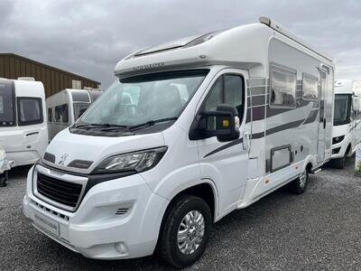 Auto-Sleepers Broadway EB Peugeot Boxer DIESEL MANUAL 2017/17