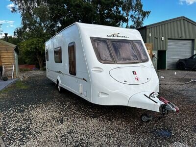 Fleetwood Colchester 640 ES Caravan 4 Berth Separate Shower Auto Mover Bunks