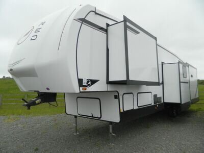 Cardinal Red 36MB American Mid Bunkhouse 5th Wheel Trailer,Caravan,Showman,RV