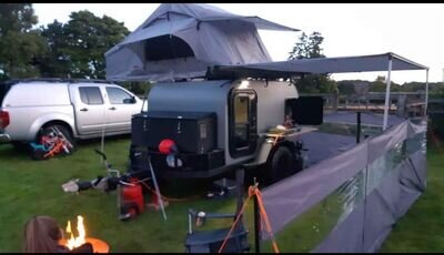 Teardrop camper trailer