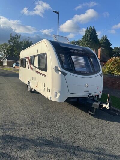 Swift Elegance 580 *Fixed Island Bed and motor mover*