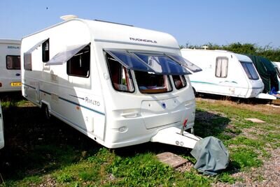 CARAVAN AVONDALE RIALTO 555/4 fixed bed 2004