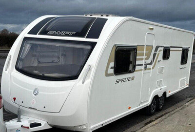 2014 swift sprite quattro ew 6 berth caravan fixed Bed and Awning