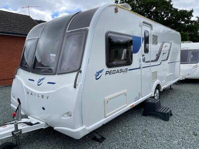 Bailey Pegasus Brindisi 4 berth Caravan Side Island Bed 2016