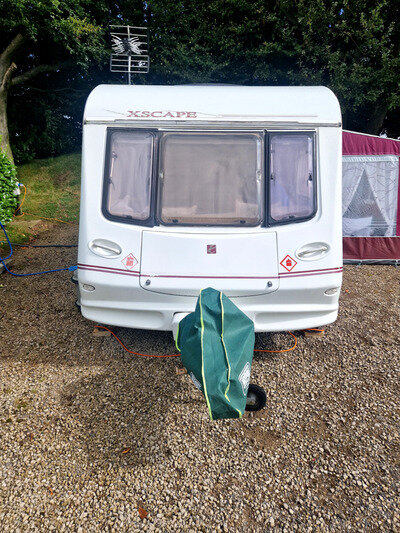 Elddis Avante X scape twin axle fixed bed