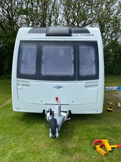 lunar ultima 462 2 berth 2018 caravan