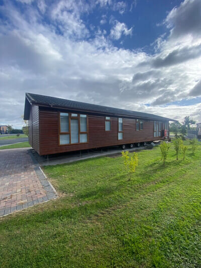 HUGE STUNNING BESPOKE 52FTX20FT Static Lodge For Sale Off Site 2/3 Bedroom