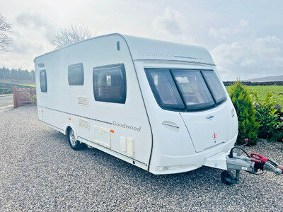 2011 LUNAR GOODWOOD DEALER SPECIAL 4 BERTH FIXED BED TOURING CARAVAN /SERVICED