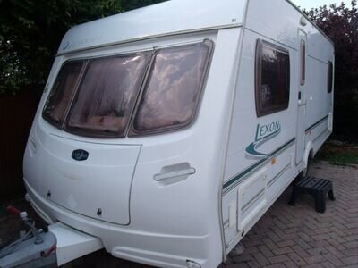 2005 Lunar Lexon EB. Fixed rear bed. 4 berth caravan, Single axle. Motor-mover