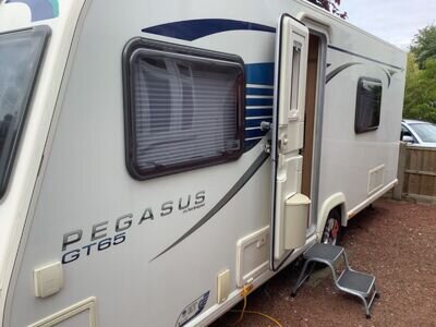 carvans touring caravans Bailey Rimini fixed bed 4 berth