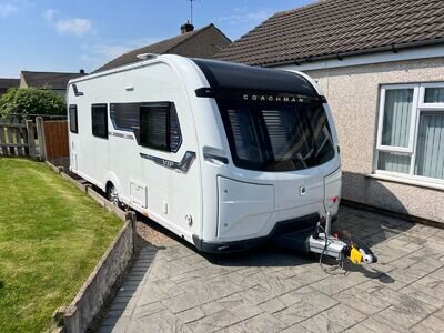 Coachman 520 VIP 2019 Great Condition with mover ( PRIVATE SALE )