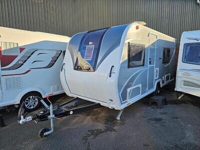 Caravan Sale 2022 Bailey Discovery D4-4 - 4 Berth Fixed Bed - WAS £19995