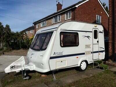 Avante 362 - 2 berth caravan - end Kitchen - Excellent Condition