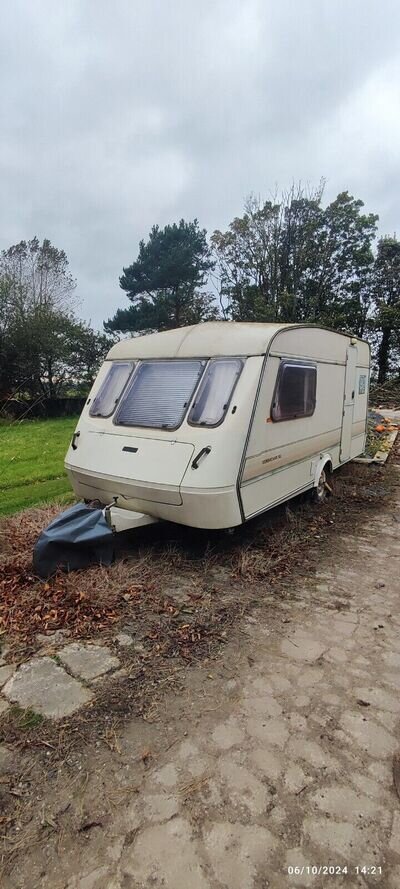 Elddis Hurricane XL Caravan