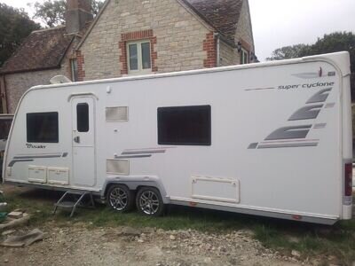 2012 Elddis Crusader Super Cyclone 4-Berth Twin-Axle, Twin beds , Motor Movers.