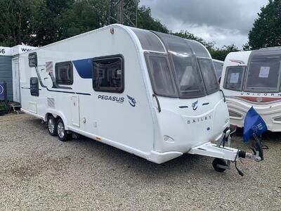 BAILEY PEGASUS PALERMO - 5 BERTH TWIN AXLE CARAVAN +FIXED BUNK BEDS + MOTORMOVER