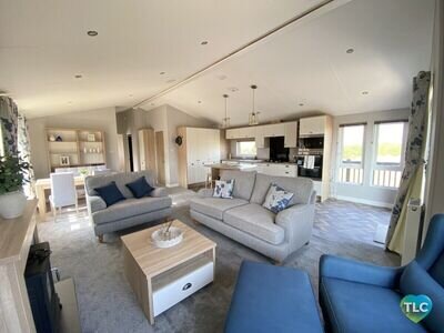 Brand New Willerby Pinehurst Lodge on 12 month site - Meadowview Lakes 40x20FT