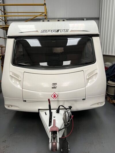 Sprite 2011 Finesse 2 / 2 Berth End Kitchen with Motor Mover & Removable Carpets