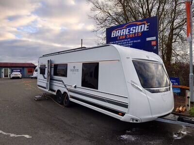 NEW 2024 LMC 695 VIP EXQUISITE 5 / 6 BERTH ISLAND BED LUXURY TOURING CARAVAN