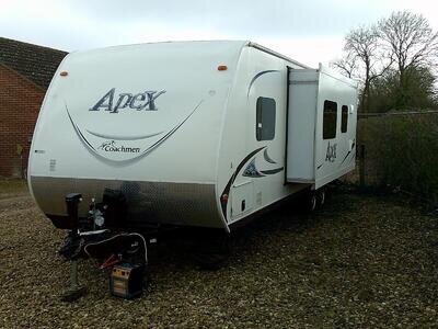 AMERICAN SLIDEOUT CARAVAN TOURER/STATIC APEX WITH 2 BEDROOMS 32FT