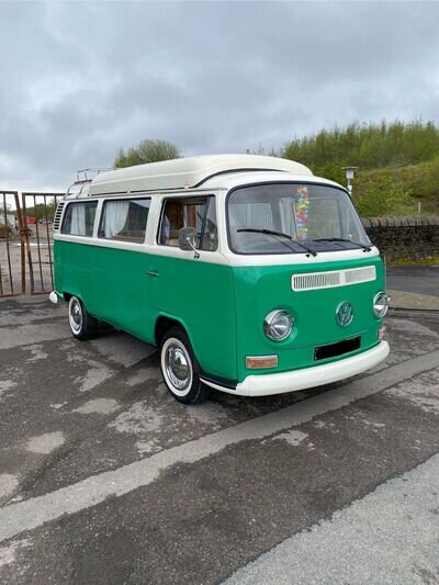 VW T2 Bay Window Camper (1972)