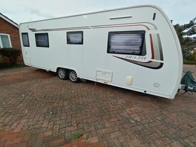 Lunar Delta TI 2015 4 Berth Twin Axle Touring Caravan, transverse bed, Mover