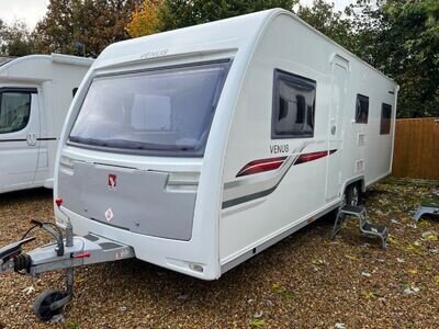 Twin axle lunar Venus 640 6 berth fixed bed caravan