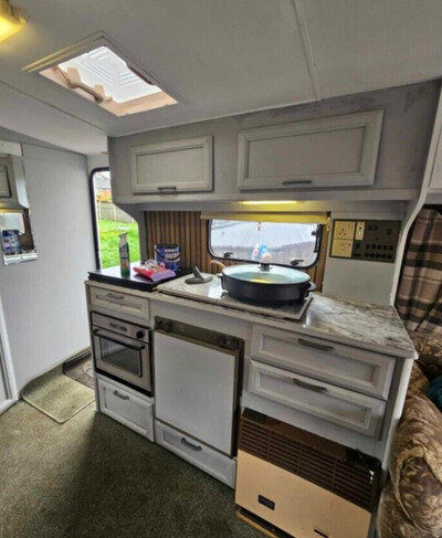 Elddis touring caravan 2000