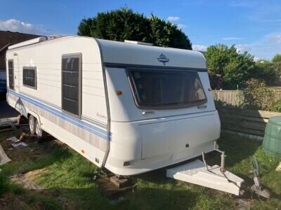 HOBBY Exclusive 700 - 5 BERTH - TWIN AXLE - FIXED BED -
