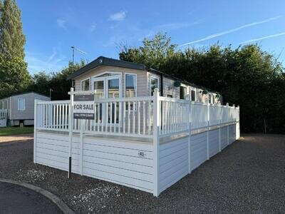 Swift Bordeaux in Stratford Upon Avon - Lodge / Caravan