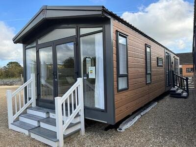 Static Holiday Caravan For Sale Off Site Victory Lakewood Lodge 42 x 14, 2