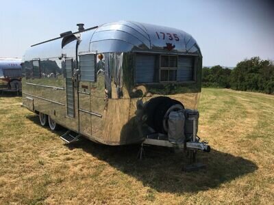 1958 Jetstream American caravan, similar to Airstream