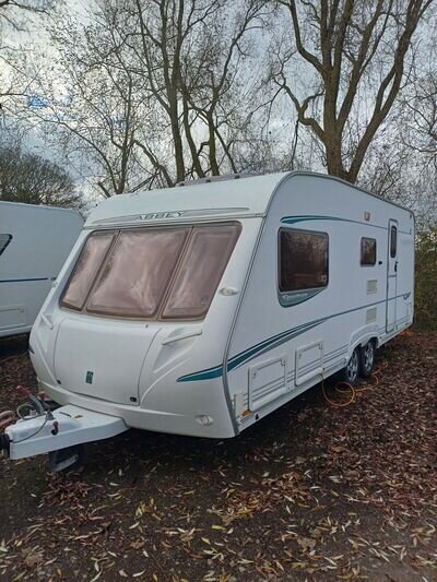 TWIN WHEEL, SIDE DINETTE/BUNKS 4 BERTH ABBEY SPECTRUM 2005 TOURING CARAVAN