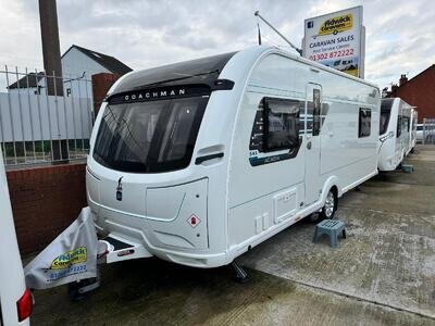 Coachman Acadia 545 Rear Island Bed Middle Bathroom