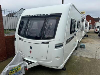 Coachman Vision 580 Side Dinette Fixed Bunk Beds