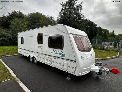 LUNAR LEXON 640- 2009 TWIN AXLE 4 BERTH CARAVAN