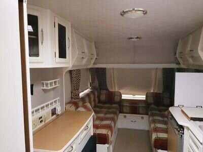 Coachman Genius/ 2 Berth Caravan