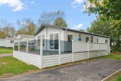 STATIC LODGE FOR SALE IN SUFFOLK NEAR GREAT YARMOUTH AND LOWESTOFT